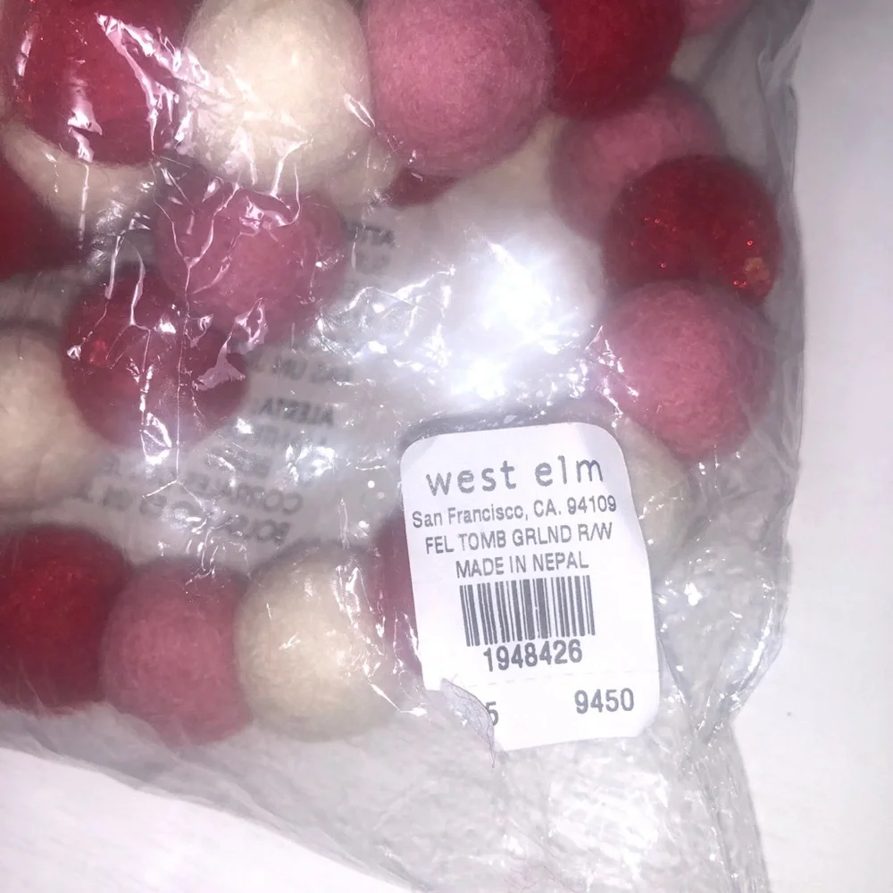 New West Elm Valentines Pink Red Wool Garland Home Decor 68”